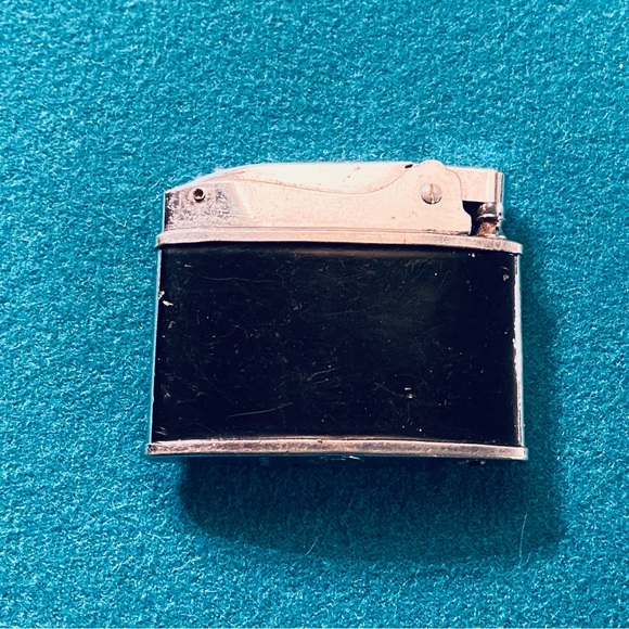 Rare 1970s Playboy bunny logo lighter - Picture 5 of 6